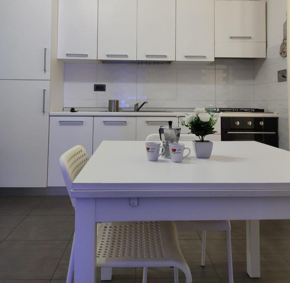 Darsena Lux Apartment Фьюмичино Экстерьер фото